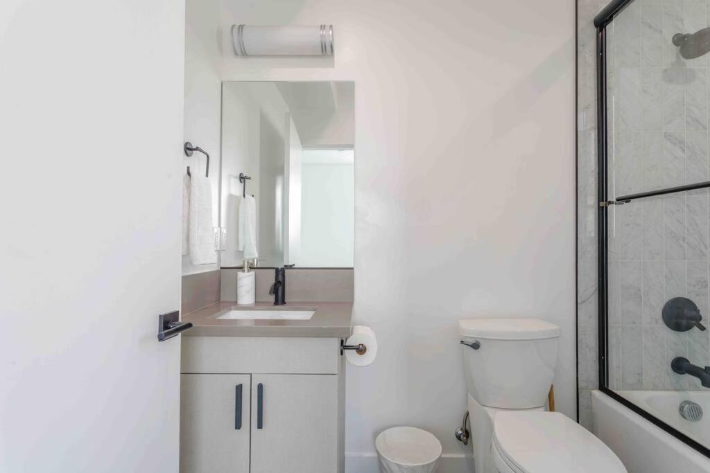 Вілла Stunning Hollywood Townhouse With Sunny Views Лос-Анджелес Екстер'єр фото